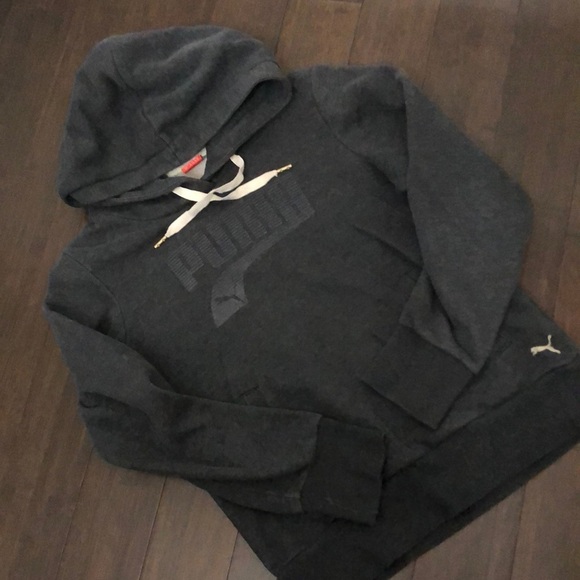 Puma grey pullover hoodie. Front pouch. - Picture 1 of 6